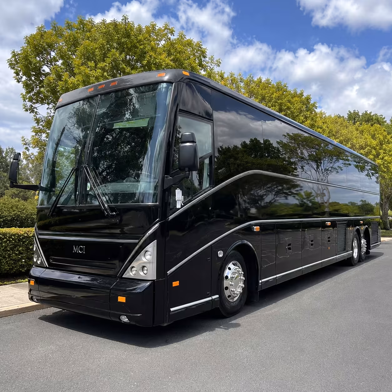 airport shuttle buses from troy to detroit metro dtw