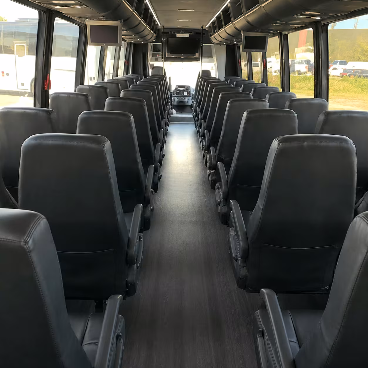 troy minibus rentals to oakland county international airport